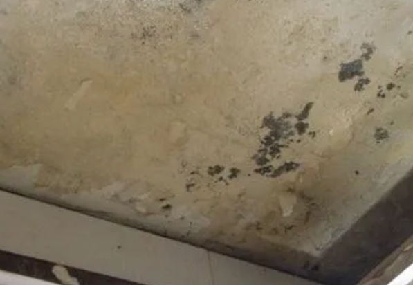 丽江市阳台漏水维修公司分享下丽江市卫生间渗水维修需要注意哪些问题。